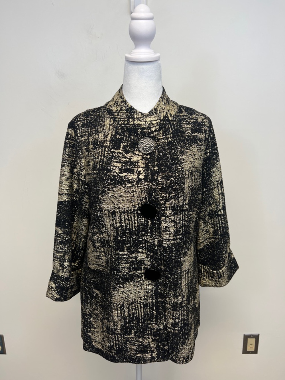 JM Collection Women's Black Gold Metallic Shimmery Button down Dressy Jacket M